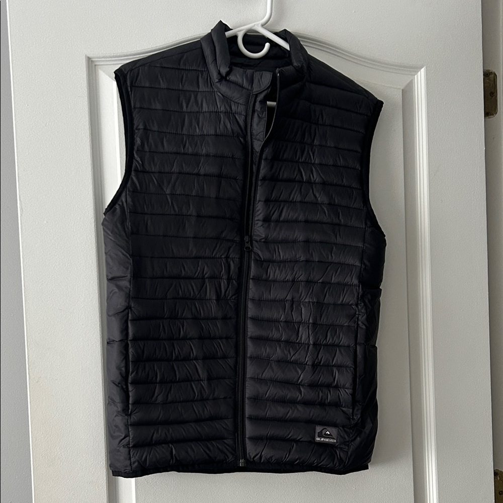 BRAND NEW QUIKSILVER ZIP-UP QUILTED MEN’S VEST